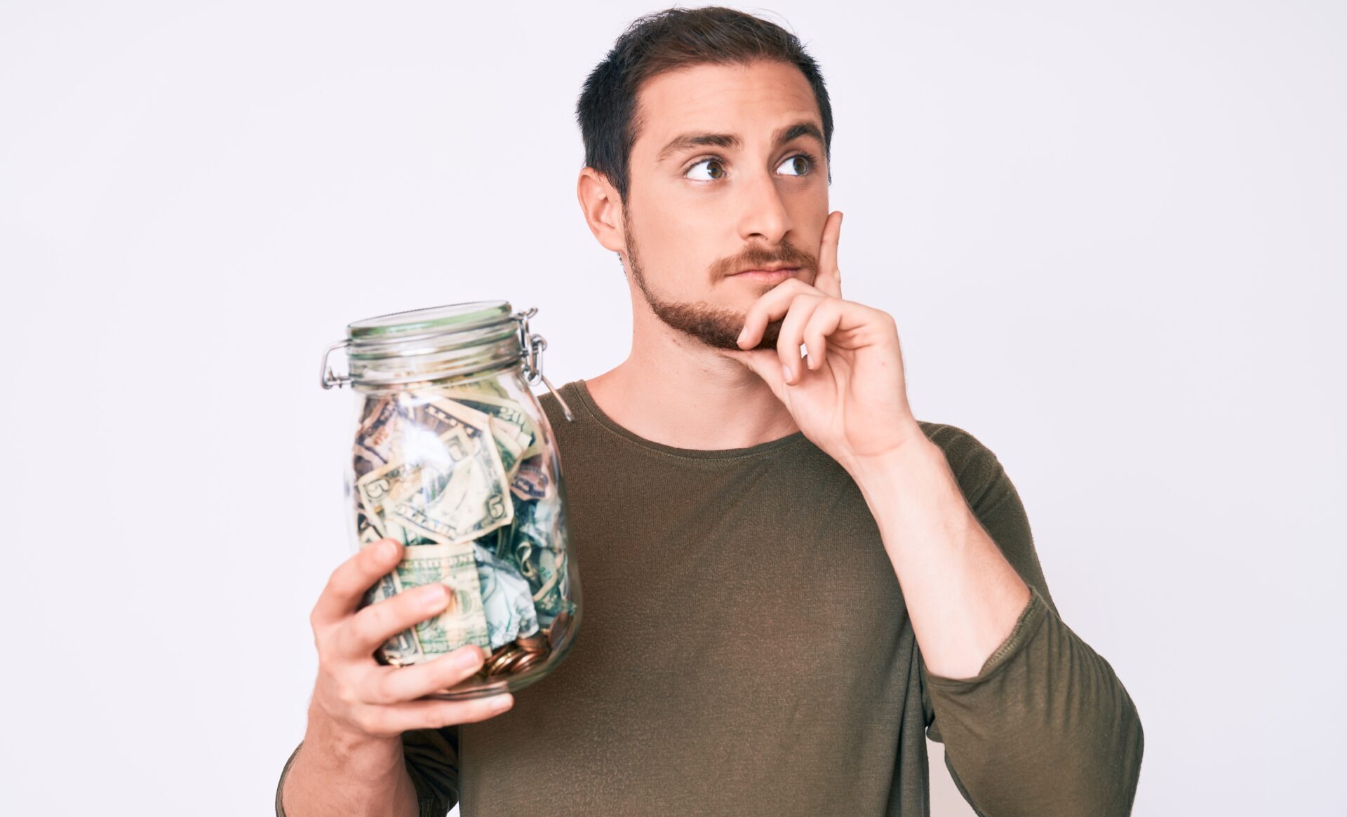 Vale a pena guardar dinheiro em poupança?